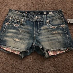 MISS ME shorts